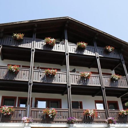 Hotel La Palu Pinzolo Exterior photo